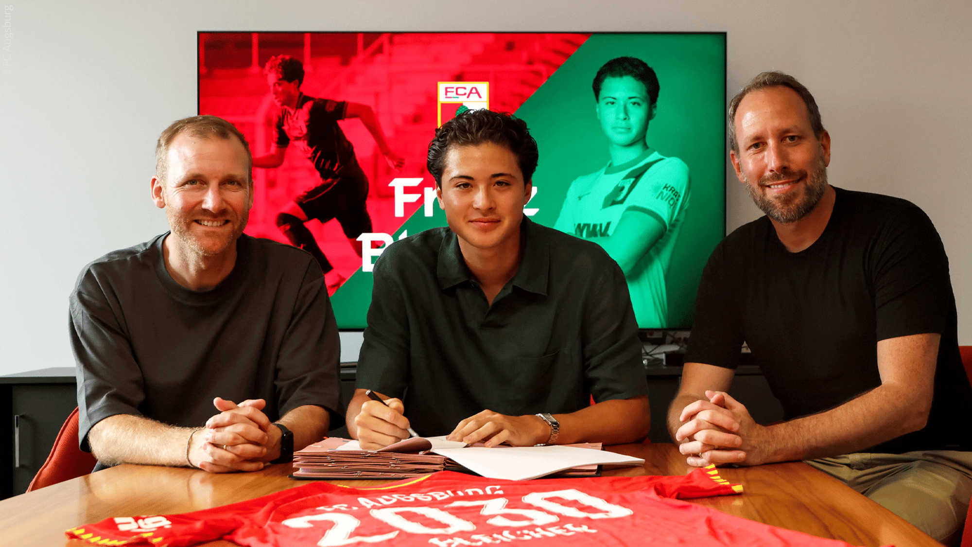 Augsburg bindet Talent Bleicher langfristig