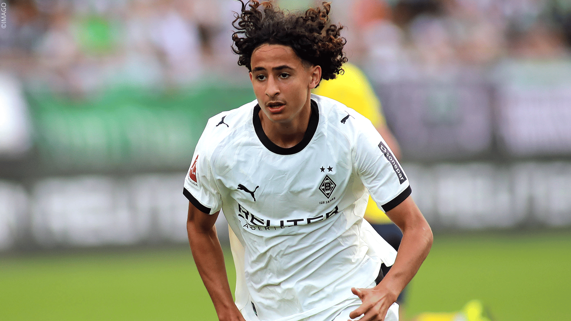 Mohya tastet sich im Teamtraining heran