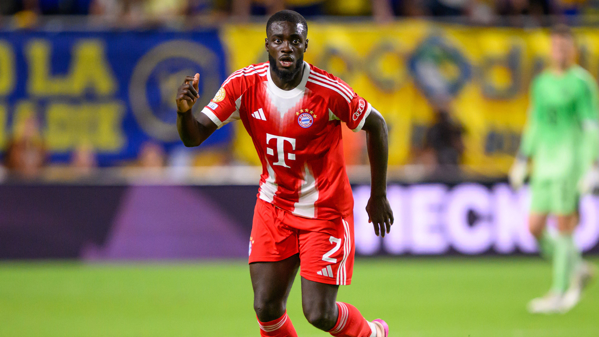 Real schaltet sich in Upamecano-Poker ein