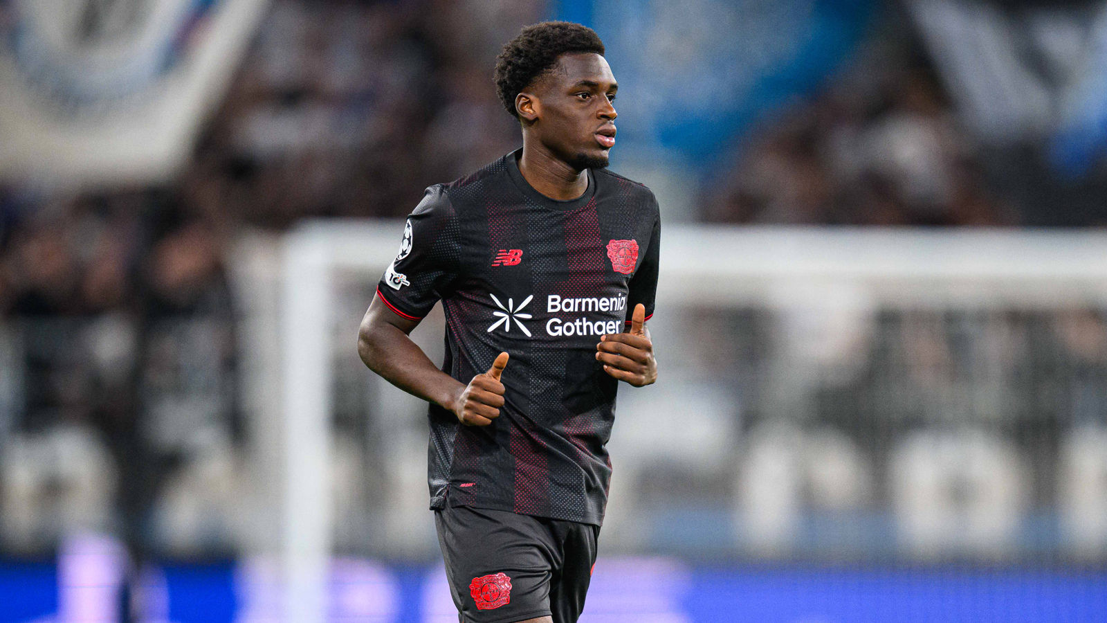 ernest-poku-bayer-04-leverkusen-2025-2026.jpg