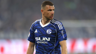 edin-dzeko-fc-schalke-04-2025-2026.jpg