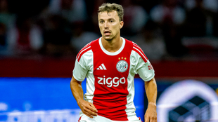 youri-regeer-ajax-26-27.jpg