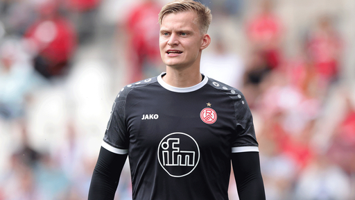 jakob-golz-rw-essen-25-26.gif