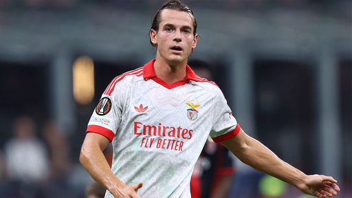 jakub-kaminski-sl-benfica-26-27.gif
