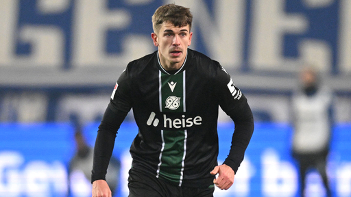maik-nawrocki-hannover-96-25-26.jpg