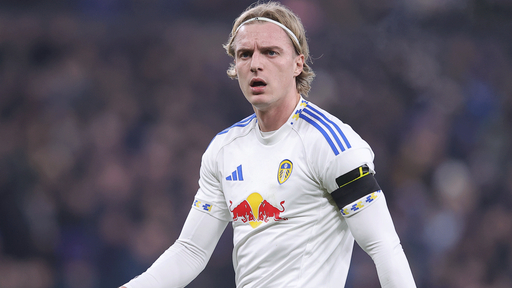sebastiaan-bornauw-leeds-united-25-26.gif