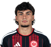 can-uzun-frankfurt-2627.png