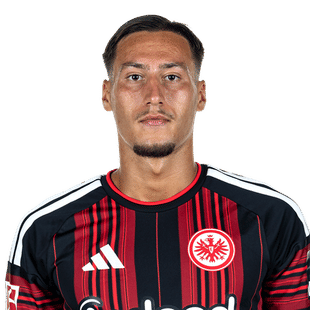 Younes-Ebnoutalib-frankfurt-2627.png