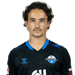 mika-baur-paderborn-2627.png